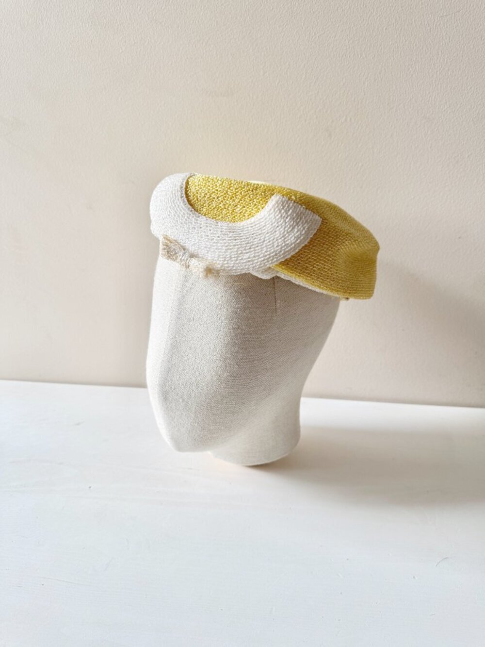 Vintage G HOWARD HODGE Yellow Raffia Straw Bow Pillbox Hat